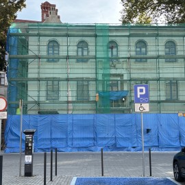 powiększ zdjęcie: Trwa rewitalizacja tzw. małego budynku urzędu miasta