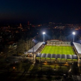 Modernizacja oświetlenia stadionu miejskiego. Prace na finiszu