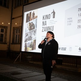 powiększ zdjęcie: Legnica żegna filmowe lato. Ostatni seans Kina na Zamku już 29 sierpnia
