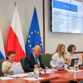 powiększ zdjęcie: Ważne uchwały na nadzwyczajnej sesji Rady Miejskiej