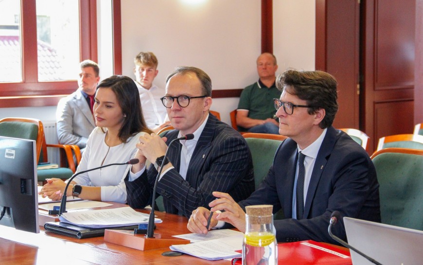 Ważne uchwały na nadzwyczajnej sesji Rady Miejskiej