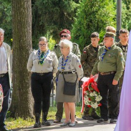 powiększ zdjęcie: Legnica pamięta o ofiarach II wojny światowej