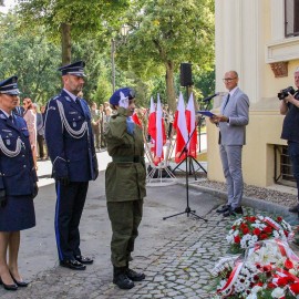 powiększ zdjęcie: Legnica pamięta o ofiarach II wojny światowej