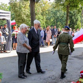 powiększ zdjęcie: Legnica pamięta o ofiarach II wojny światowej