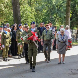 powiększ zdjęcie: Legnica pamięta o ofiarach II wojny światowej