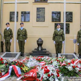 powiększ zdjęcie: Legnica pamięta o ofiarach II wojny światowej