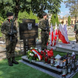 powiększ zdjęcie: Legnica pamięta o ofiarach II wojny światowej