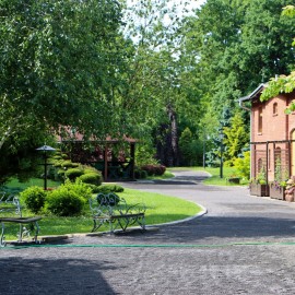 powiększ zdjęcie: Narodowe Czytanie w Legnicy – Jan Kochanowski w ogrodach palmiarni