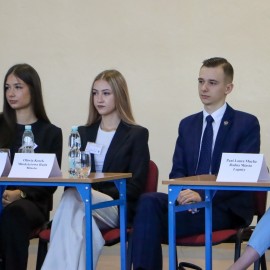powiększ zdjęcie: Sejm Dzieci i Młodzieży – szkolna debata o demokracji w SP nr 9