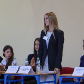 powiększ zdjęcie: Sejm Dzieci i Młodzieży – szkolna debata o demokracji w SP nr 9