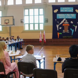 powiększ zdjęcie: Sejm Dzieci i Młodzieży – szkolna debata o demokracji w SP nr 9