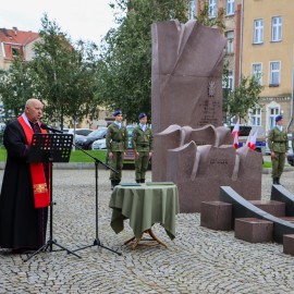 powiększ zdjęcie: Legnica uczciła Światowy Dzień Sybiraka