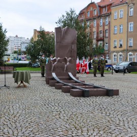 powiększ zdjęcie: Legnica uczciła Światowy Dzień Sybiraka