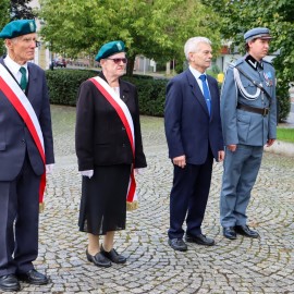 powiększ zdjęcie: Legnica uczciła Światowy Dzień Sybiraka