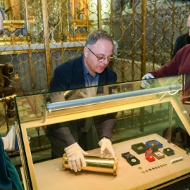 powiększ zdjęcie: Nasze przesłanie do przyszłych pokoleń - zamykamy kapsułę czasu na wieki