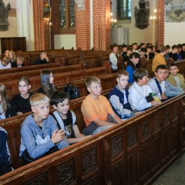 powiększ zdjęcie: Nasze przesłanie do przyszłych pokoleń - zamykamy kapsułę czasu na wieki