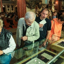 powiększ zdjęcie: Nasze przesłanie do przyszłych pokoleń - zamykamy kapsułę czasu na wieki