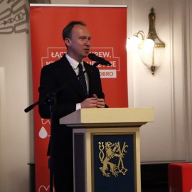 powiększ zdjęcie: Legniccy uczniowie wzięli udział w Wielkiej Prelekcji o Honorowym Krwiodawstwie