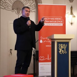 powiększ zdjęcie: Legniccy uczniowie wzięli udział w Wielkiej Prelekcji o Honorowym Krwiodawstwie