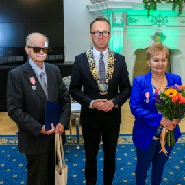 powiększ zdjęcie: Złote i szmaragdowe gody legnickich par