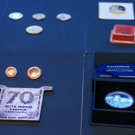 powiększ zdjęcie: Nowa kapsuła czasu już na wieży katedry