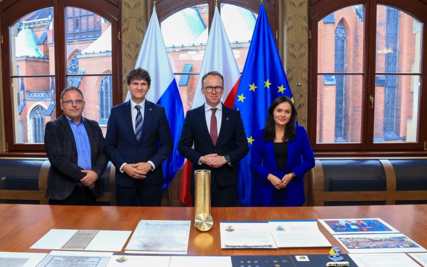 Nowa kapsuła czasu już na wieży katedry