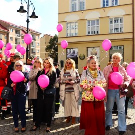 powiększ zdjęcie: Marsz Ku Zdrowiu w Legnicy