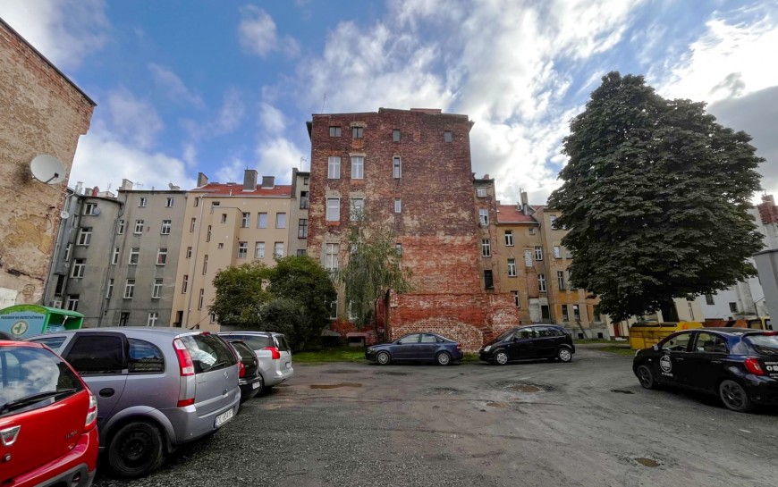 LBO. Dwie oferty w przetargu na przebudowę podwórza przy ul. Szkolnej