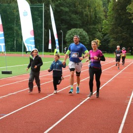 powiększ zdjęcie: XIV Legnicki Półmaraton - setki biegaczy na ulicach Legnicy
