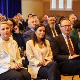 powiększ zdjęcie: Miejskie obchody Dnia Edukacji Narodowej w II Liceum Ogólnokształcącym