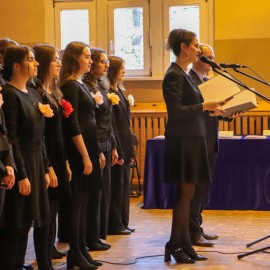 powiększ zdjęcie: Miejskie obchody Dnia Edukacji Narodowej w II Liceum Ogólnokształcącym