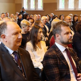 powiększ zdjęcie: Miejskie obchody Dnia Edukacji Narodowej w II Liceum Ogólnokształcącym