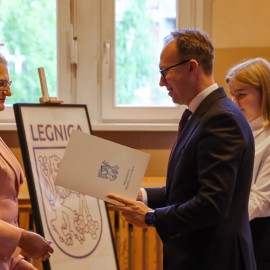 powiększ zdjęcie: Miejskie obchody Dnia Edukacji Narodowej w II Liceum Ogólnokształcącym