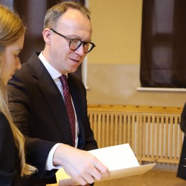 powiększ zdjęcie: Miejskie obchody Dnia Edukacji Narodowej w II Liceum Ogólnokształcącym