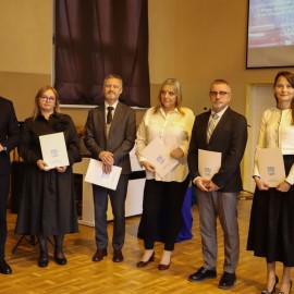 powiększ zdjęcie: Miejskie obchody Dnia Edukacji Narodowej w II Liceum Ogólnokształcącym