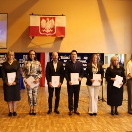 powiększ zdjęcie: Miejskie obchody Dnia Edukacji Narodowej w II Liceum Ogólnokształcącym