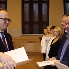 powiększ zdjęcie: Miejskie obchody Dnia Edukacji Narodowej w II Liceum Ogólnokształcącym