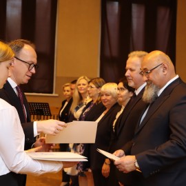 powiększ zdjęcie: Miejskie obchody Dnia Edukacji Narodowej w II Liceum Ogólnokształcącym