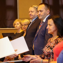 powiększ zdjęcie: Miejskie obchody Dnia Edukacji Narodowej w II Liceum Ogólnokształcącym