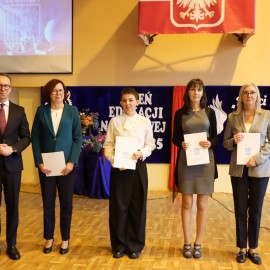 powiększ zdjęcie: Miejskie obchody Dnia Edukacji Narodowej w II Liceum Ogólnokształcącym