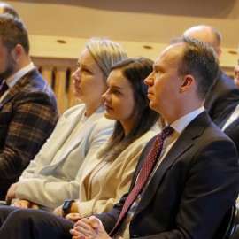 powiększ zdjęcie: Miejskie obchody Dnia Edukacji Narodowej w II Liceum Ogólnokształcącym