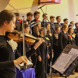 powiększ zdjęcie: Miejskie obchody Dnia Edukacji Narodowej w II Liceum Ogólnokształcącym