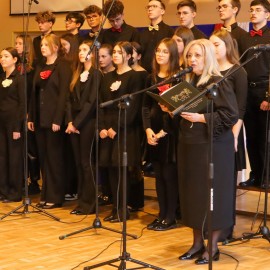 powiększ zdjęcie: Miejskie obchody Dnia Edukacji Narodowej w II Liceum Ogólnokształcącym