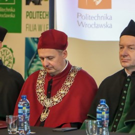 powiększ zdjęcie: Rozpoczęcie roku akademickiego w legnickiej filii Politechniki Wrocławskiej