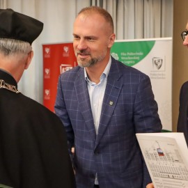 powiększ zdjęcie: Rozpoczęcie roku akademickiego w legnickiej filii Politechniki Wrocławskiej