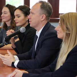 powiększ zdjęcie: Młodzieżowa Rada Miejska Legnicy rozpoczęła swoją kadencję