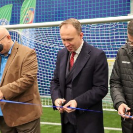 powiększ zdjęcie: Nowe boisko Akademii Piłkarskiej Miedzi Legnica otwarte