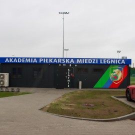 powiększ zdjęcie: Nowe boisko Akademii Piłkarskiej Miedzi Legnica otwarte