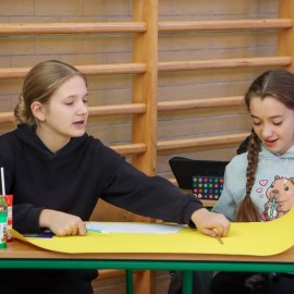 powiększ zdjęcie: By zdrowym być – legniccy uczniowie biorą udział w konkursie profilaktycznym