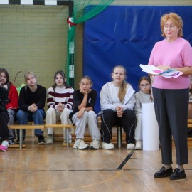 powiększ zdjęcie: By zdrowym być – legniccy uczniowie biorą udział w konkursie profilaktycznym